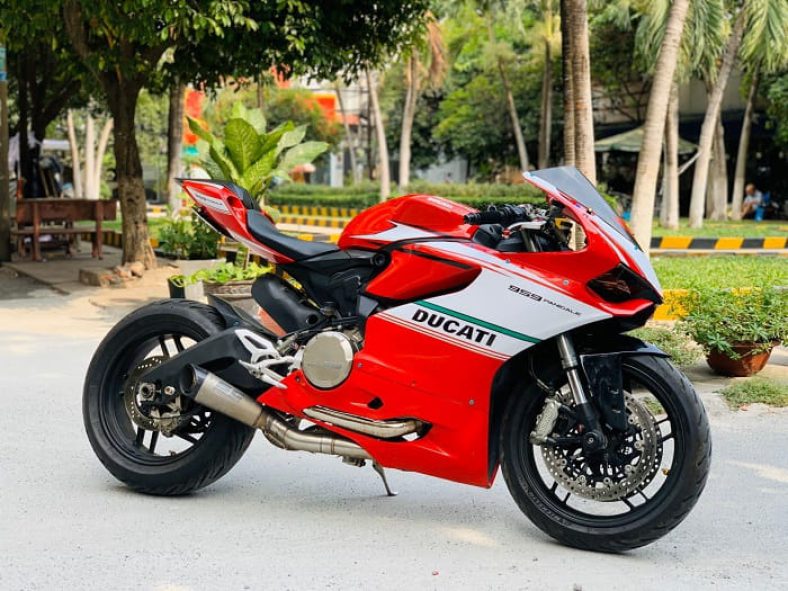  Trên thị trường hiện nay Ducati 899 giá bao nhiêu?
